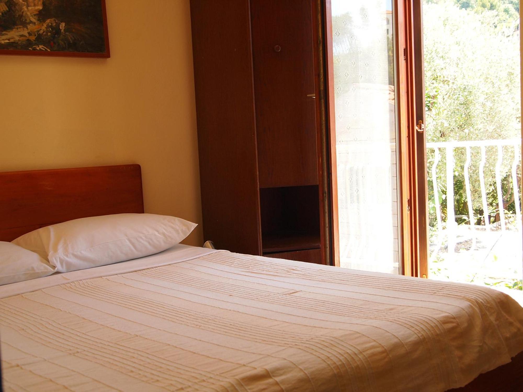 Zoro Apartments Sveti Stefan Exterior foto