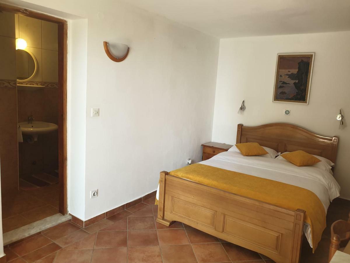 Zoro Apartments Sveti Stefan Exterior foto