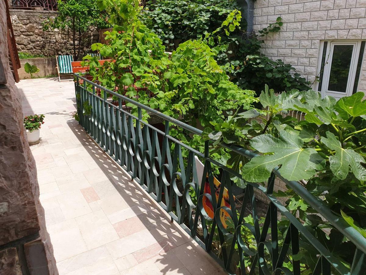Zoro Apartments Sveti Stefan Exterior foto