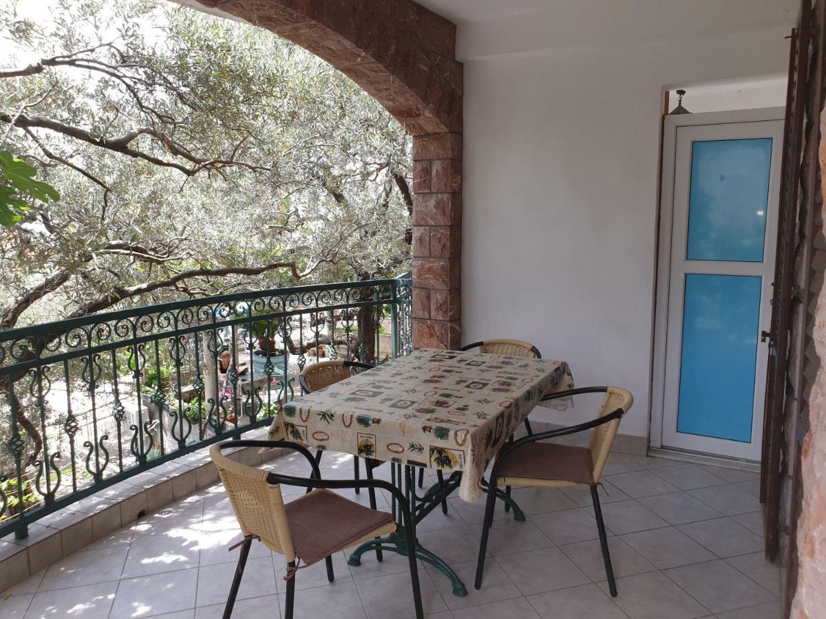 Zoro Apartments Sveti Stefan Exterior foto