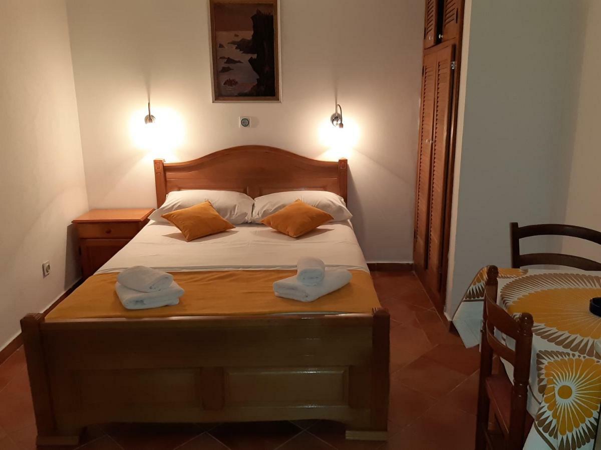 Zoro Apartments Sveti Stefan Exterior foto