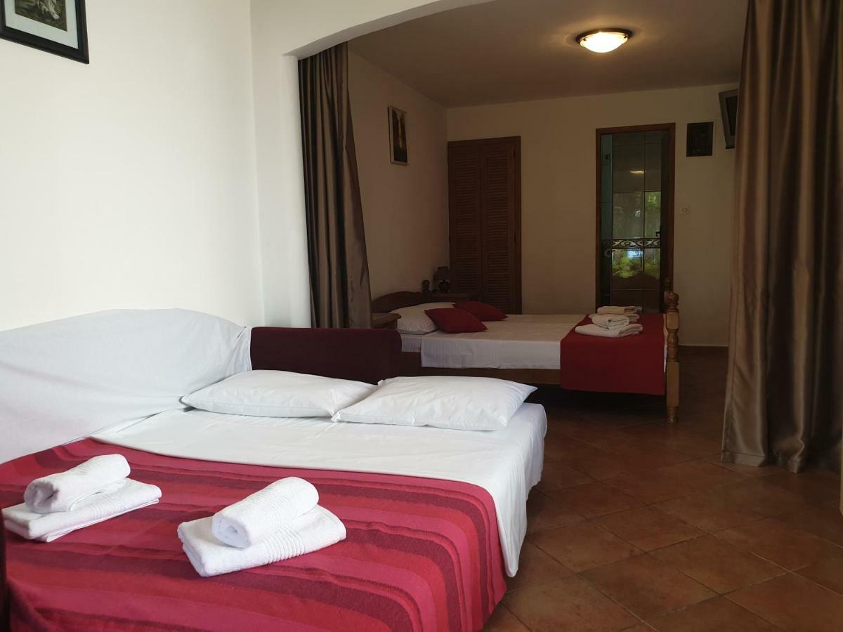Zoro Apartments Sveti Stefan Exterior foto