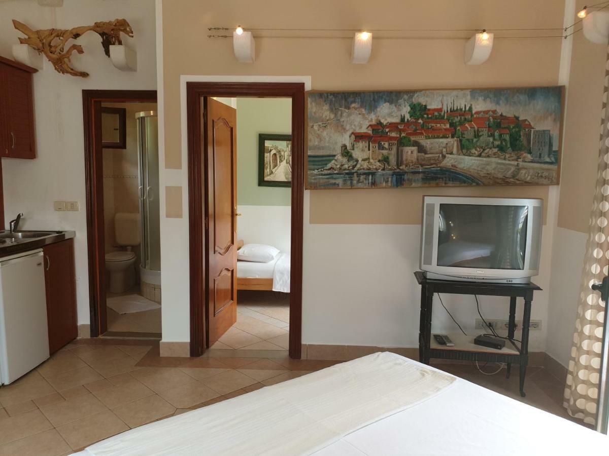 Zoro Apartments Sveti Stefan Exterior foto